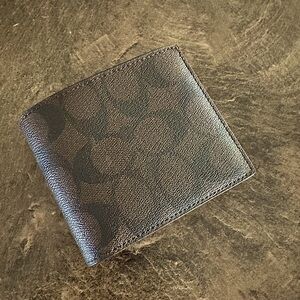 BNWT Men’s Coach Wallet